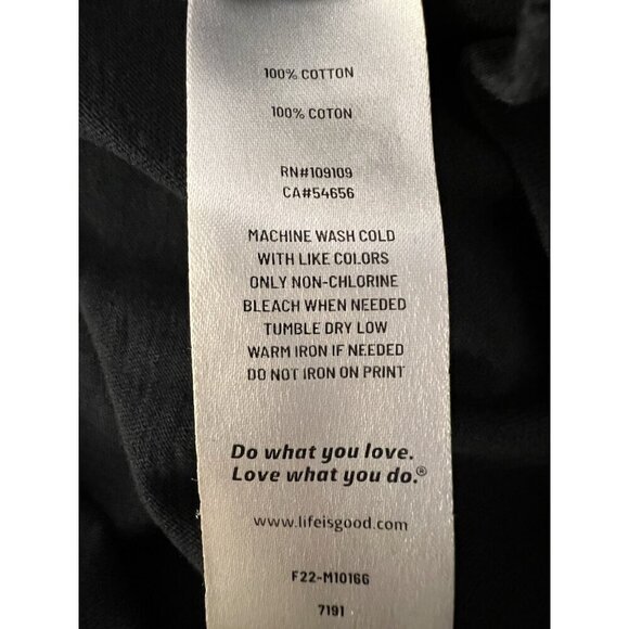 Life is Good black LS tshirt distressed snowman "stay cool" graphic Holiday sz M - Picture 6 of 6